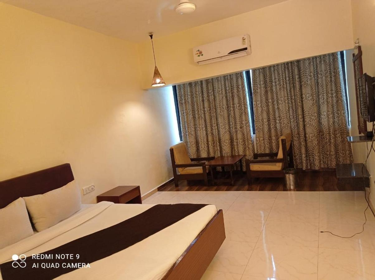 Hotel Lions Den Lonavala Exteriér fotografie