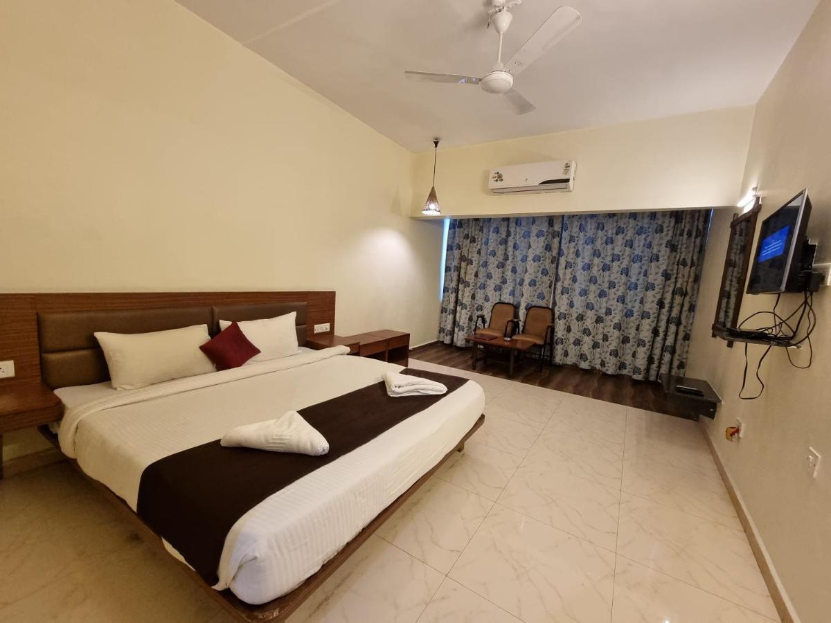 Hotel Lions Den Lonavala Exteriér fotografie