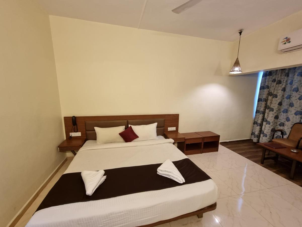 Hotel Lions Den Lonavala Exteriér fotografie