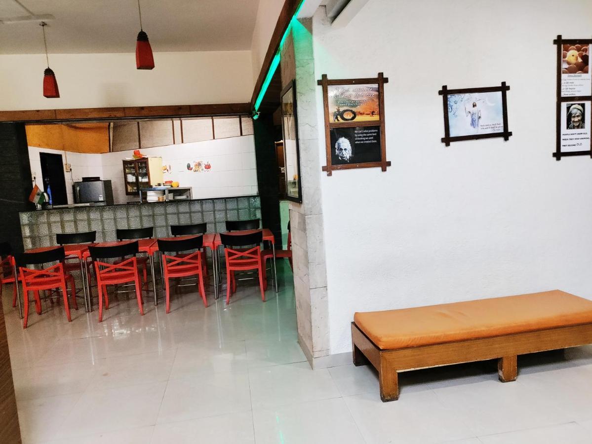 Hotel Lions Den Lonavala Exteriér fotografie