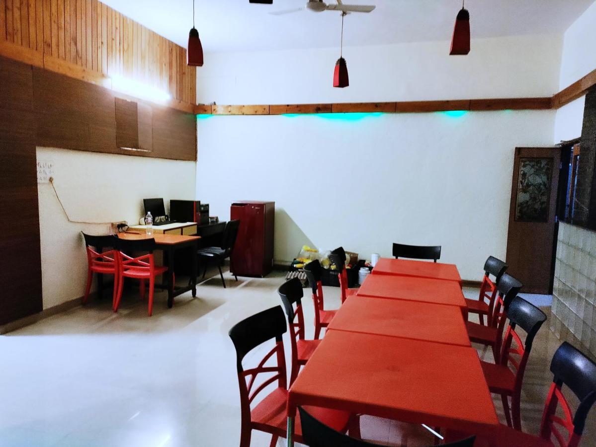 Hotel Lions Den Lonavala Exteriér fotografie